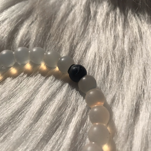 Classic & breast cancer light pink Lokai bracelets - Picture 5 of 11